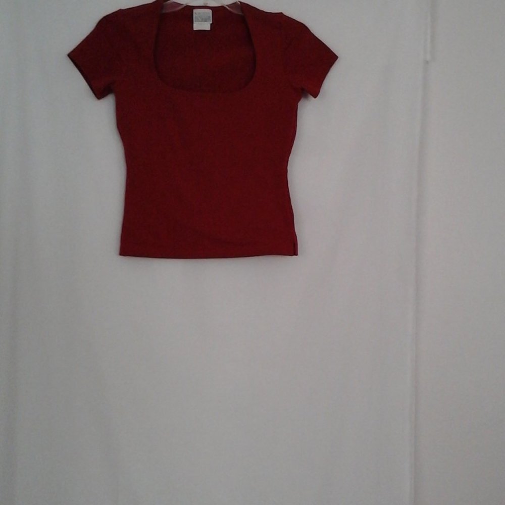 Women's red top